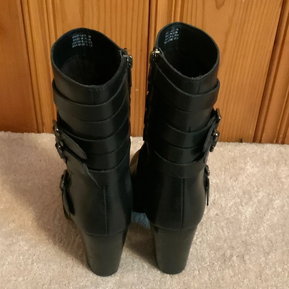 Black Heeled Boots - Picture 6 of 7